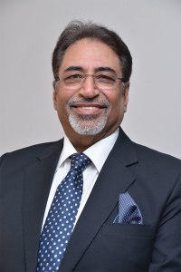 RK Malhotra, presidente y director ejecutivo de Indofil